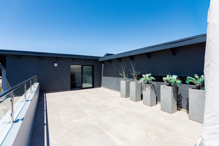 3 Bedroom Property for Sale in Calypso Beach Western Cape